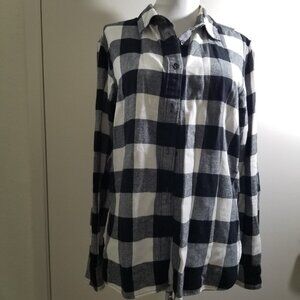 Uniqlo Brand black/white plaid shirt, size Small